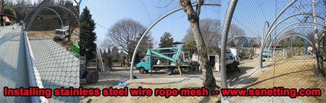 Installing stainless steel wire rope mesh.jpg